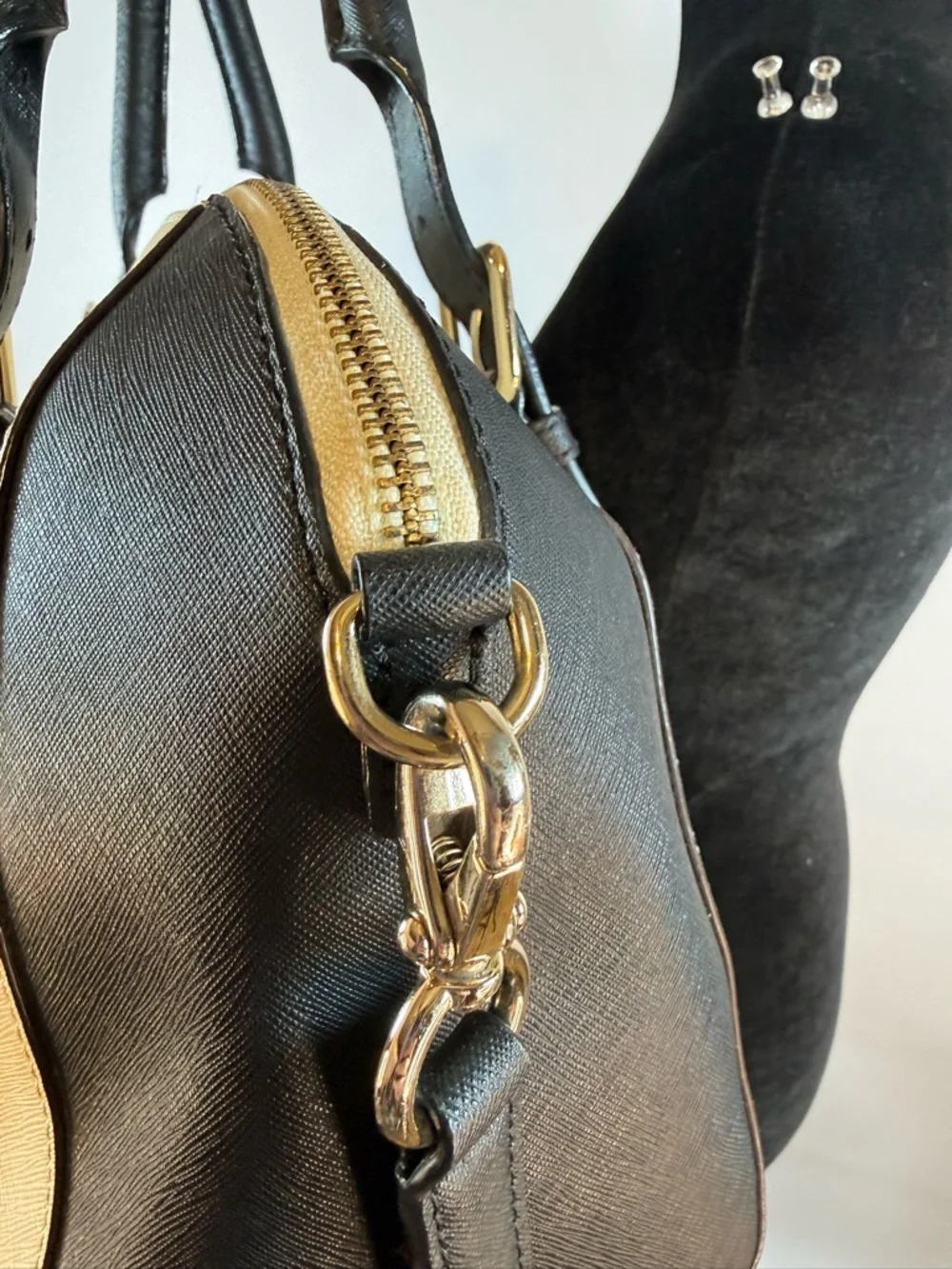 Kate Spade Cream Black Satchel Crossbody Leather Bag Gold Tone Chic Classic